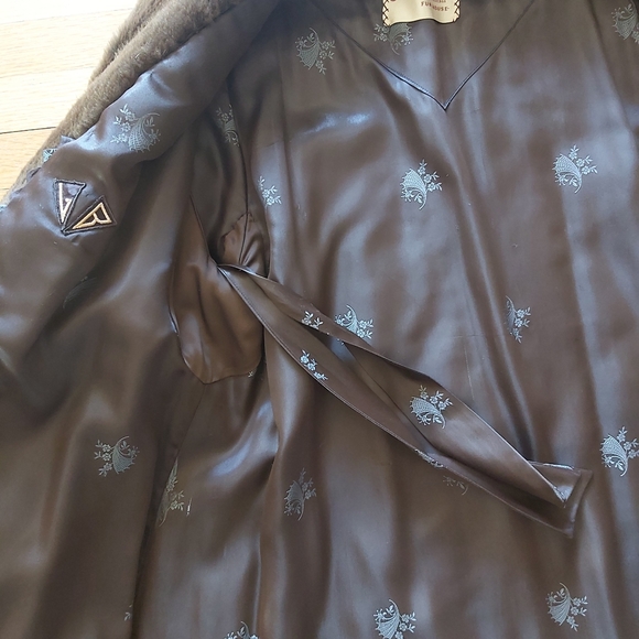 Lovely soft brown vintage Scottish fur coat - Picture 5 of 7